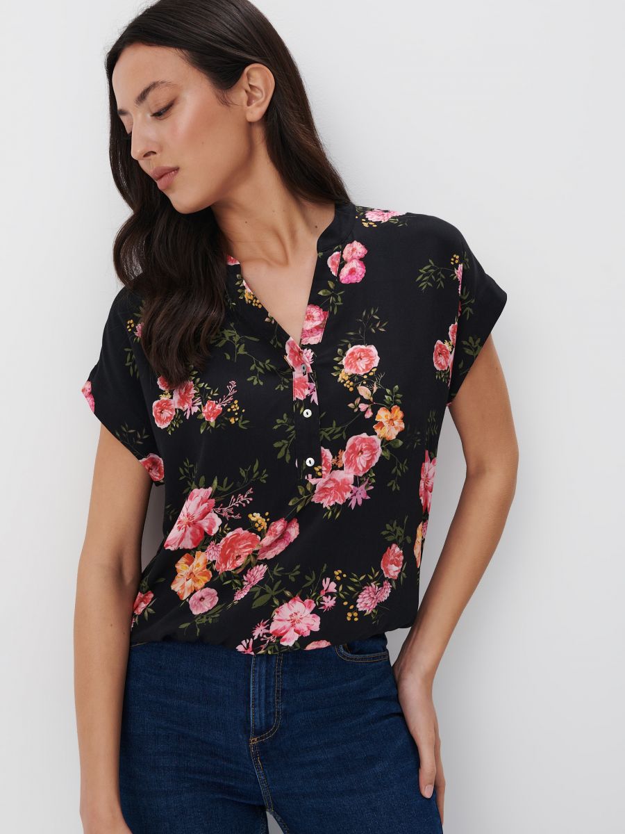 Blusa Con Motivo Floreale Colore Nero MOHITO 391BY 99P