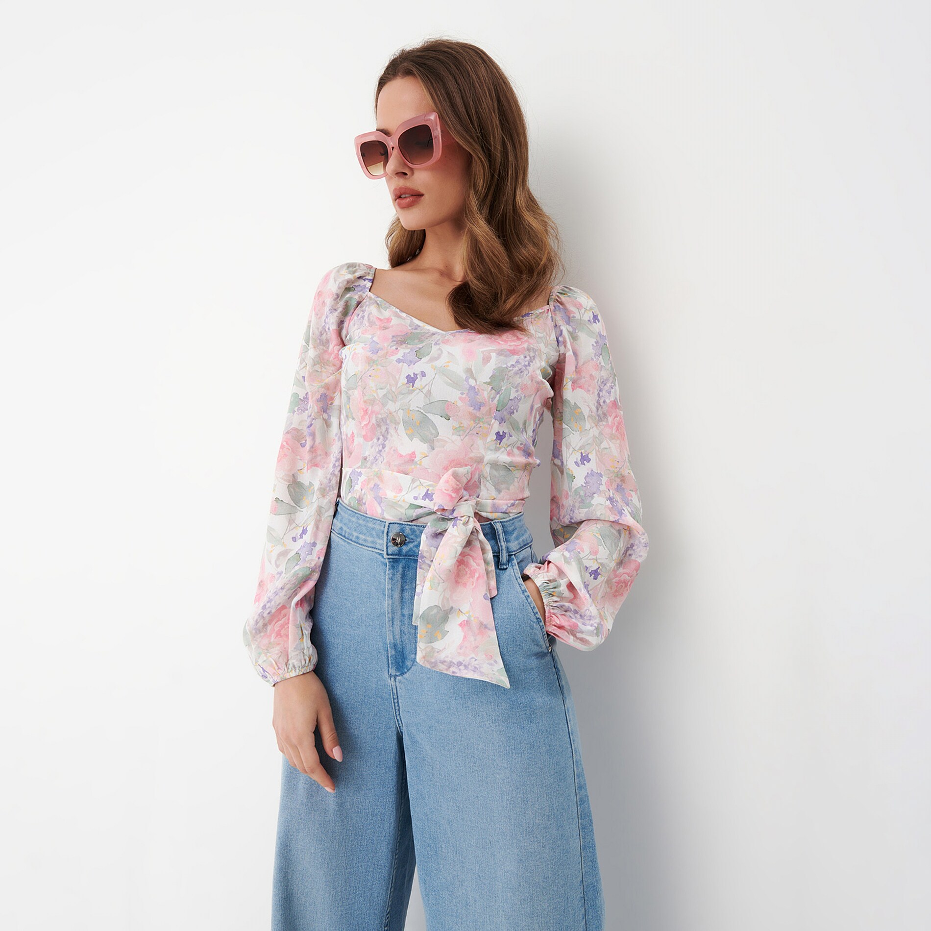 Mohito – Bluză cu flori, din viscoză – Roz All > blouses 2023-10-04