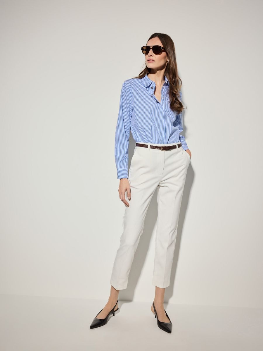 Spodnie z paskiem - kremowy - MOHITO