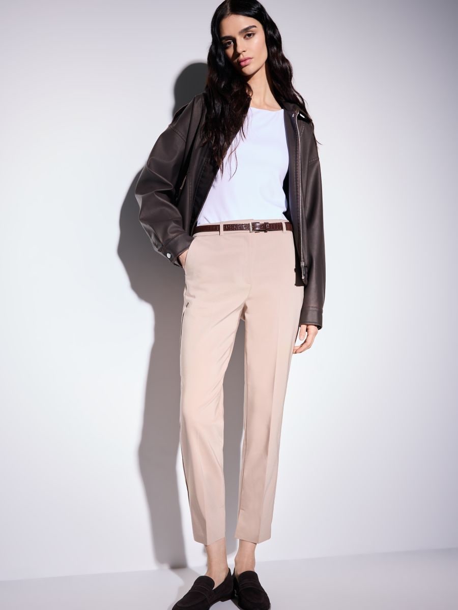 Pantaloni cu curea - Beige - MOHITO