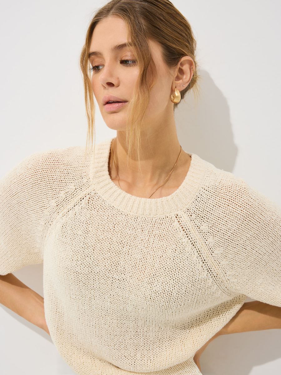 Beżowy sweter z krótkim rękawem - beżowy - MOHITO