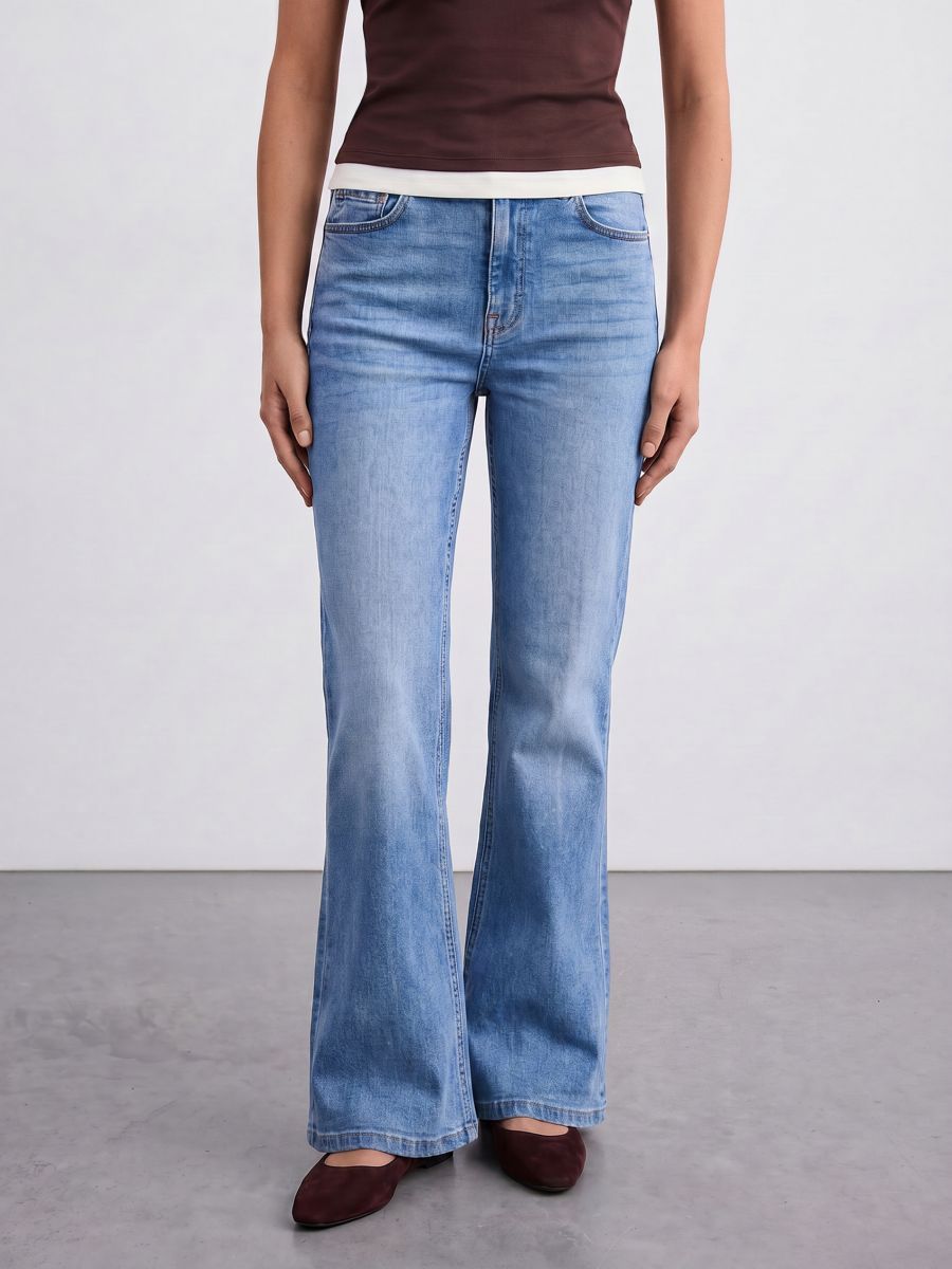 Jeansy flare petite Jeansy flare petite - niebieski - MOHITO