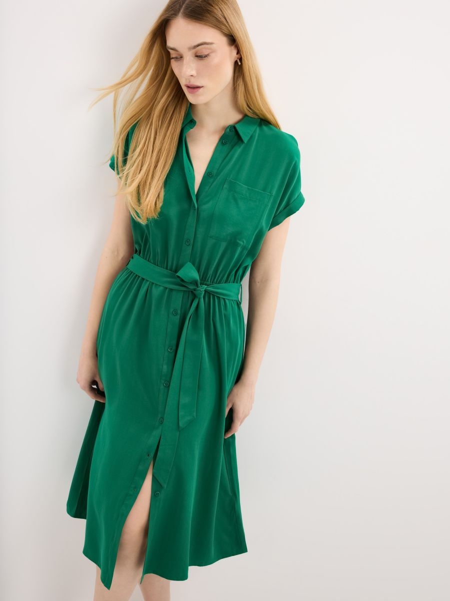 Zielona szmizjerka midi z dodatkiem lyocellu - zielony - MOHITO