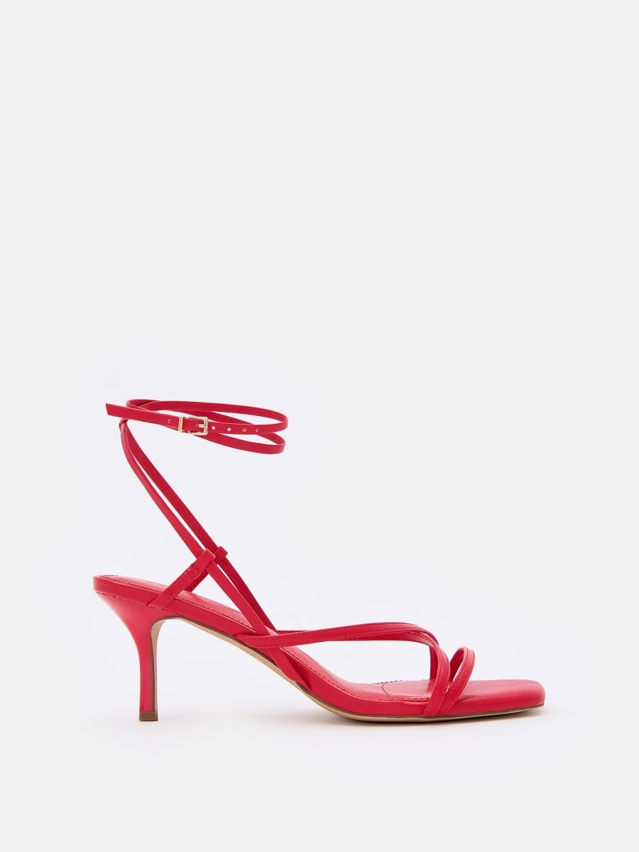 Sandały na szpilce Kolor czerwony - MOHITO - 083EH-33X