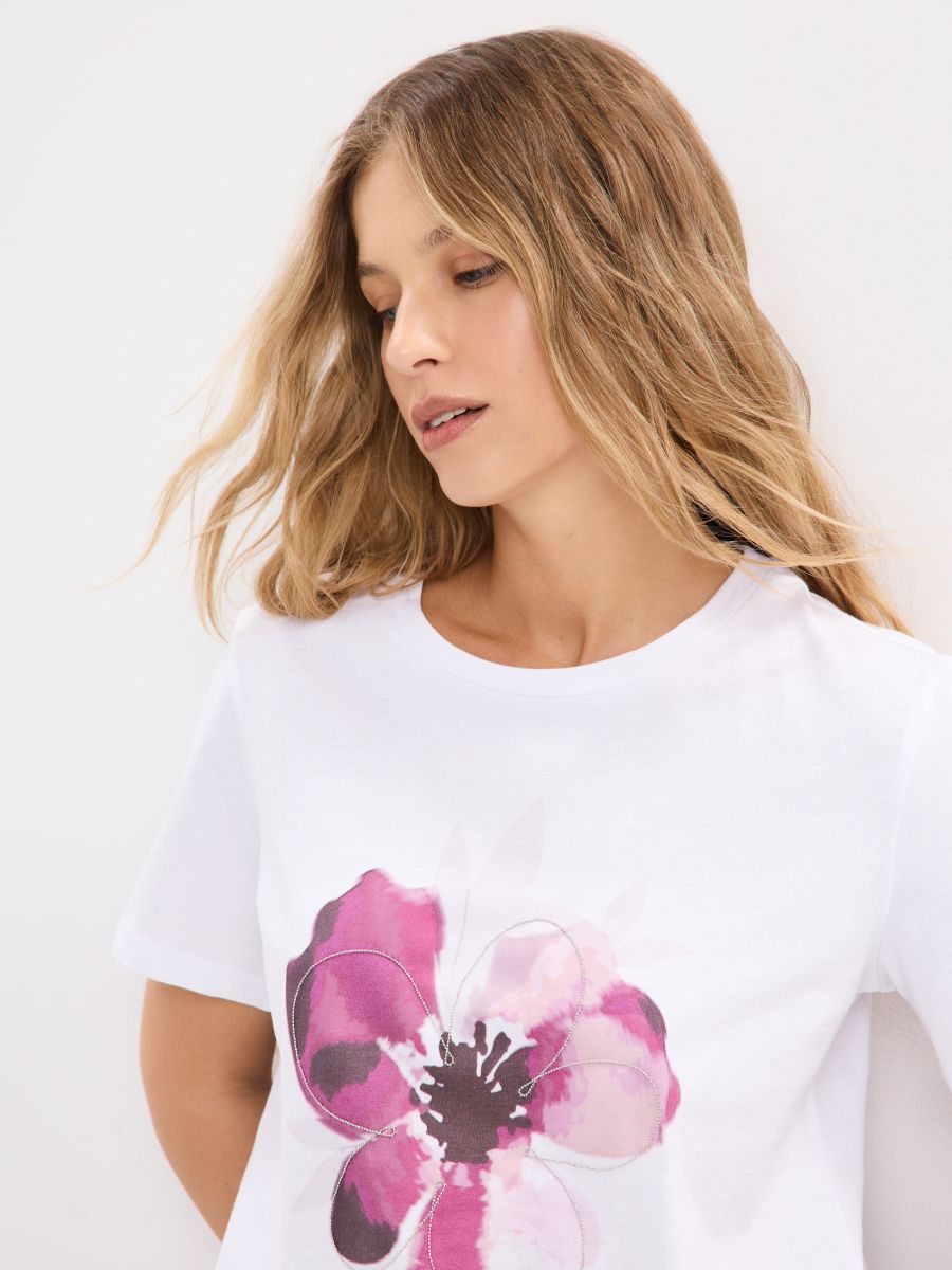 Bawełniany t-shirt z nadrukiem Bawełniany t-shirt z nadrukiem - biały - MOHITO