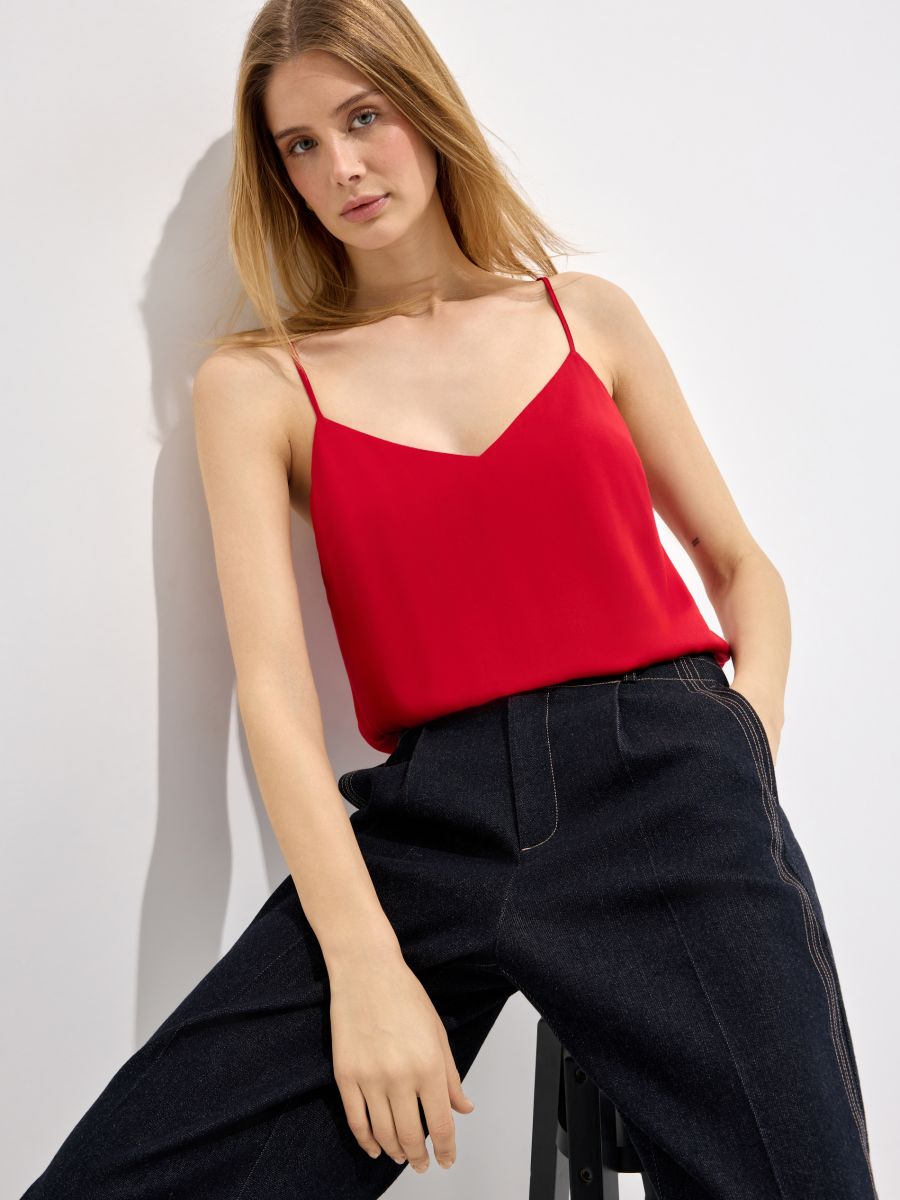 Top na ramiączkach - czerwony - MOHITO