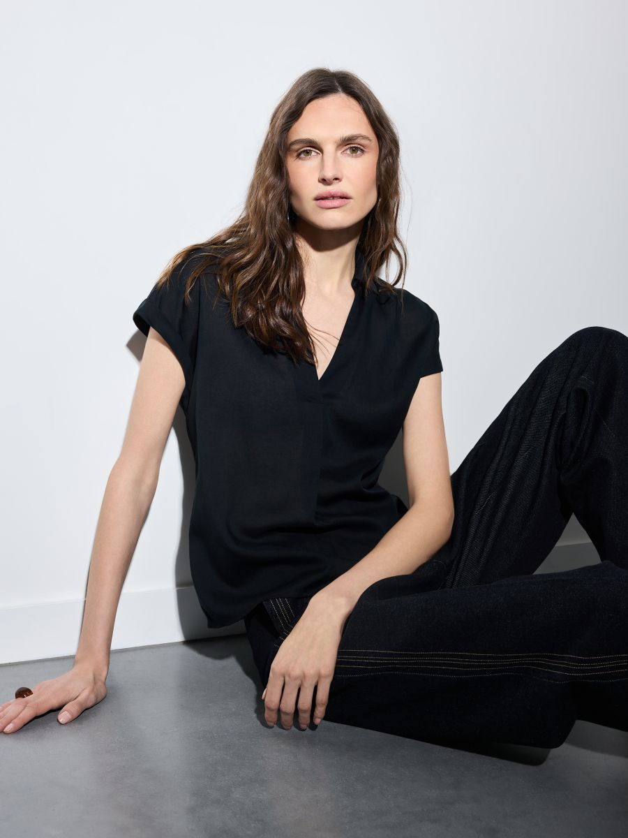 Czarna bluzka z lyocellem - czarny - MOHITO