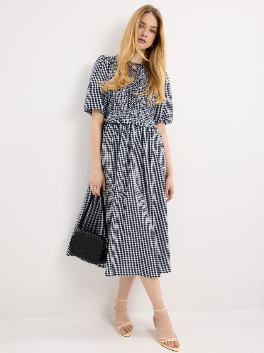 Bawełniana sukienka midi - granatowy - MOHITO