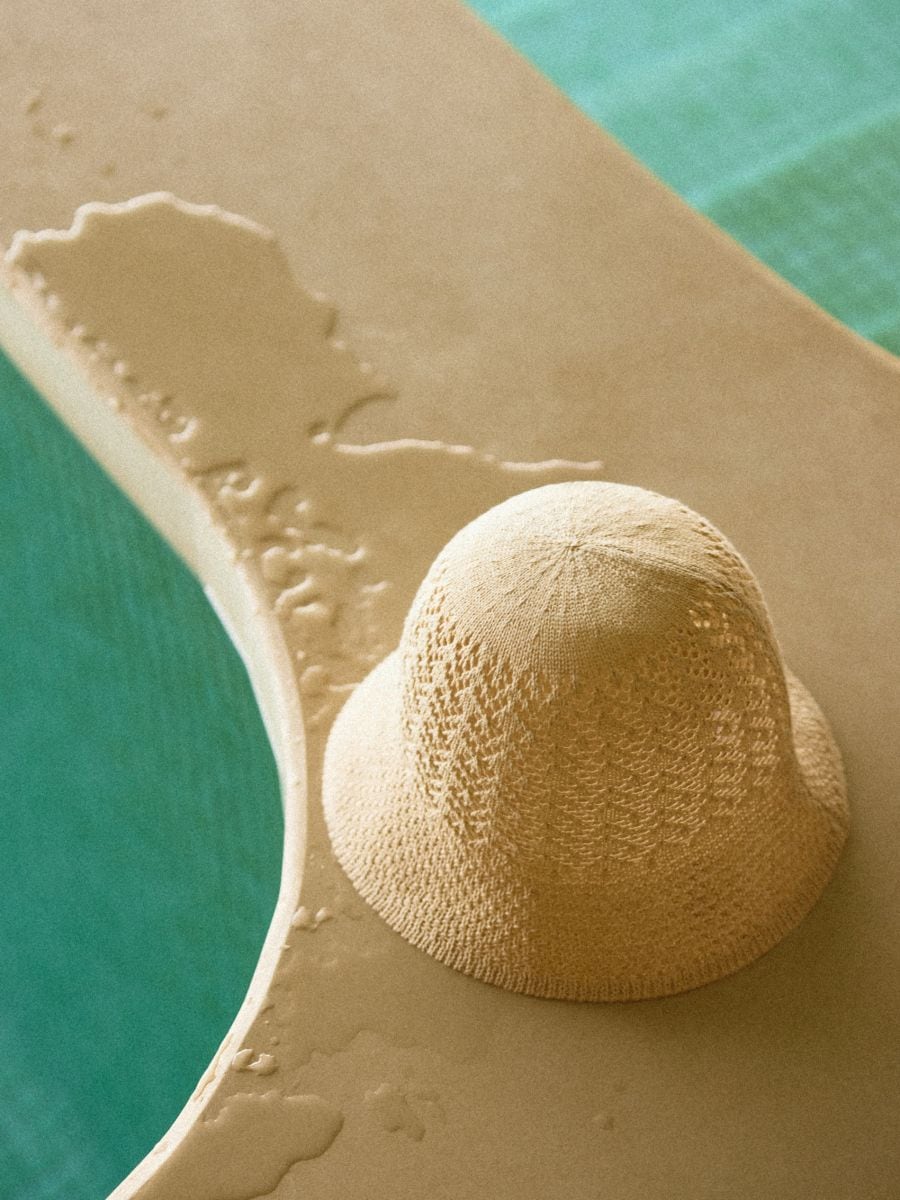 Kapelusz słomkowy - kremowy - MOHITO