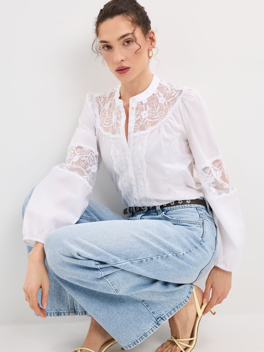 Bawełniana bluzka z koronką - biały - MOHITO