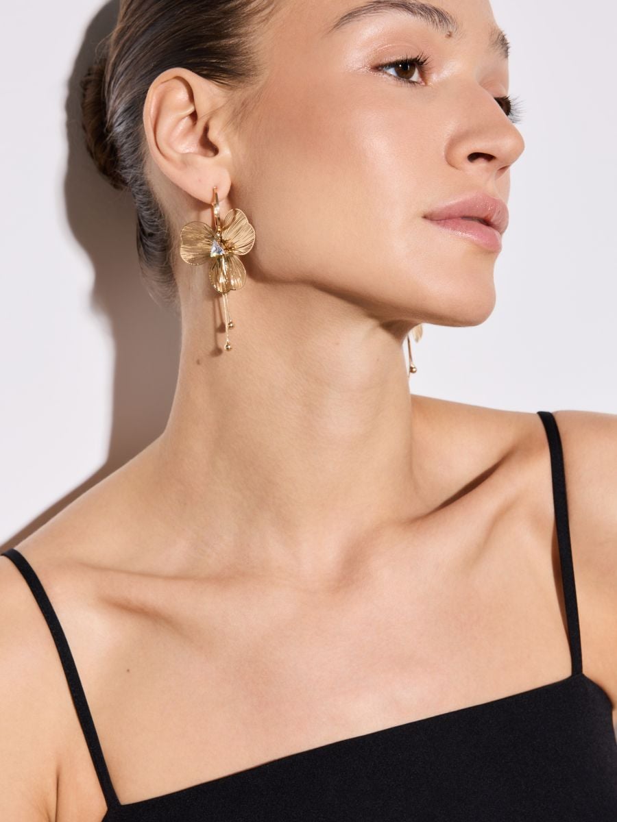 Wiszące kolczyki - złoty - MOHITO