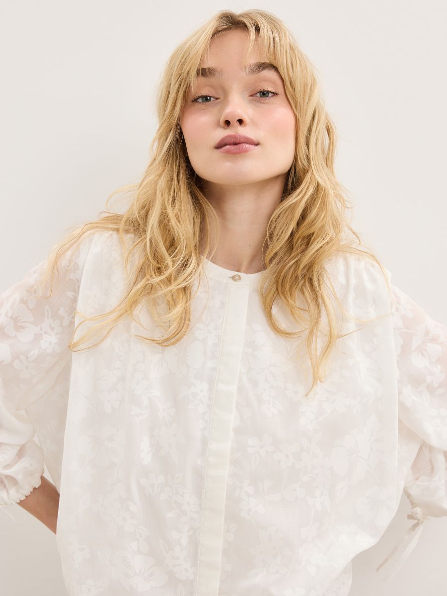 Bluzka z koronką - biały - MOHITO