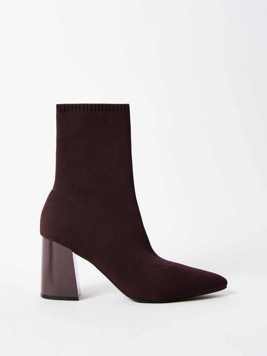 Cizme cu toc - Maro închis - MOHITO