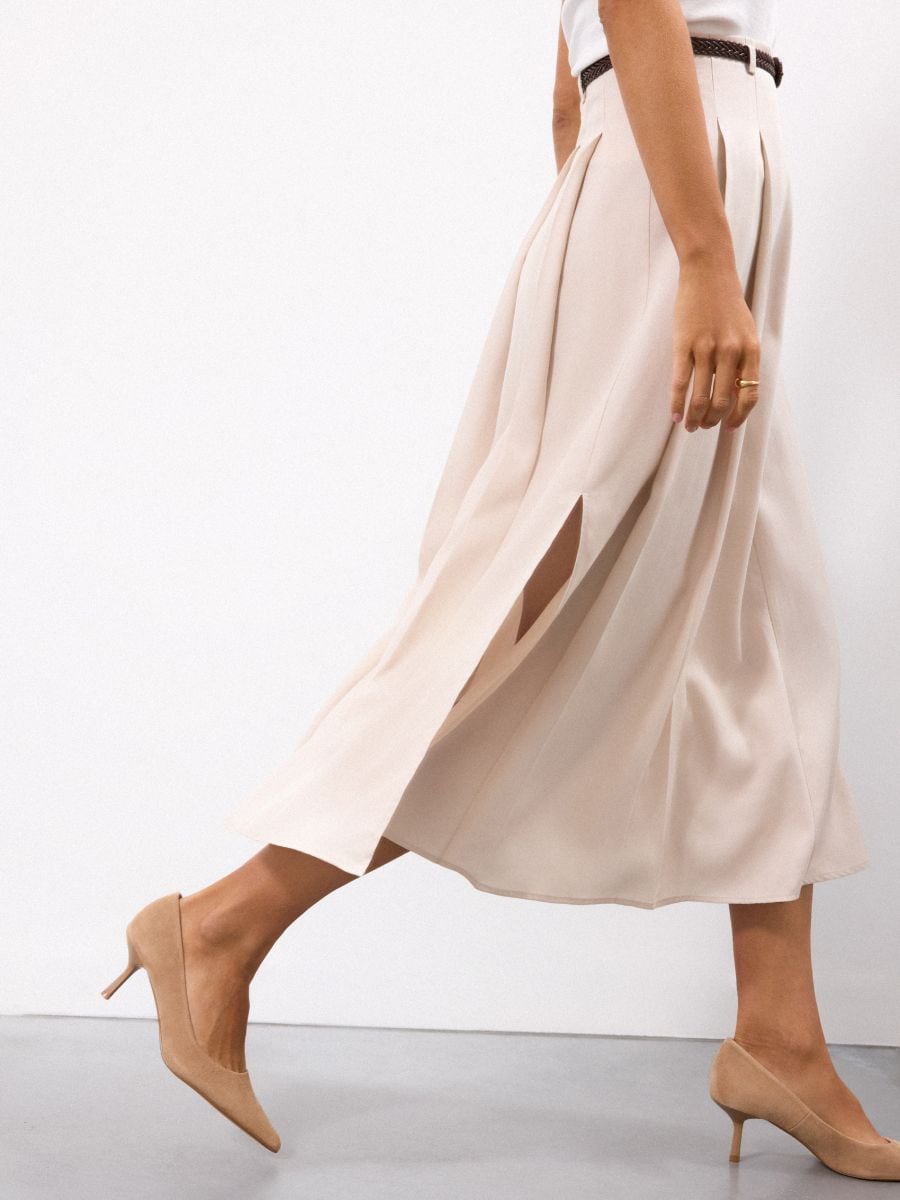 Pantofi escarpen din piele - Beige - MOHITO