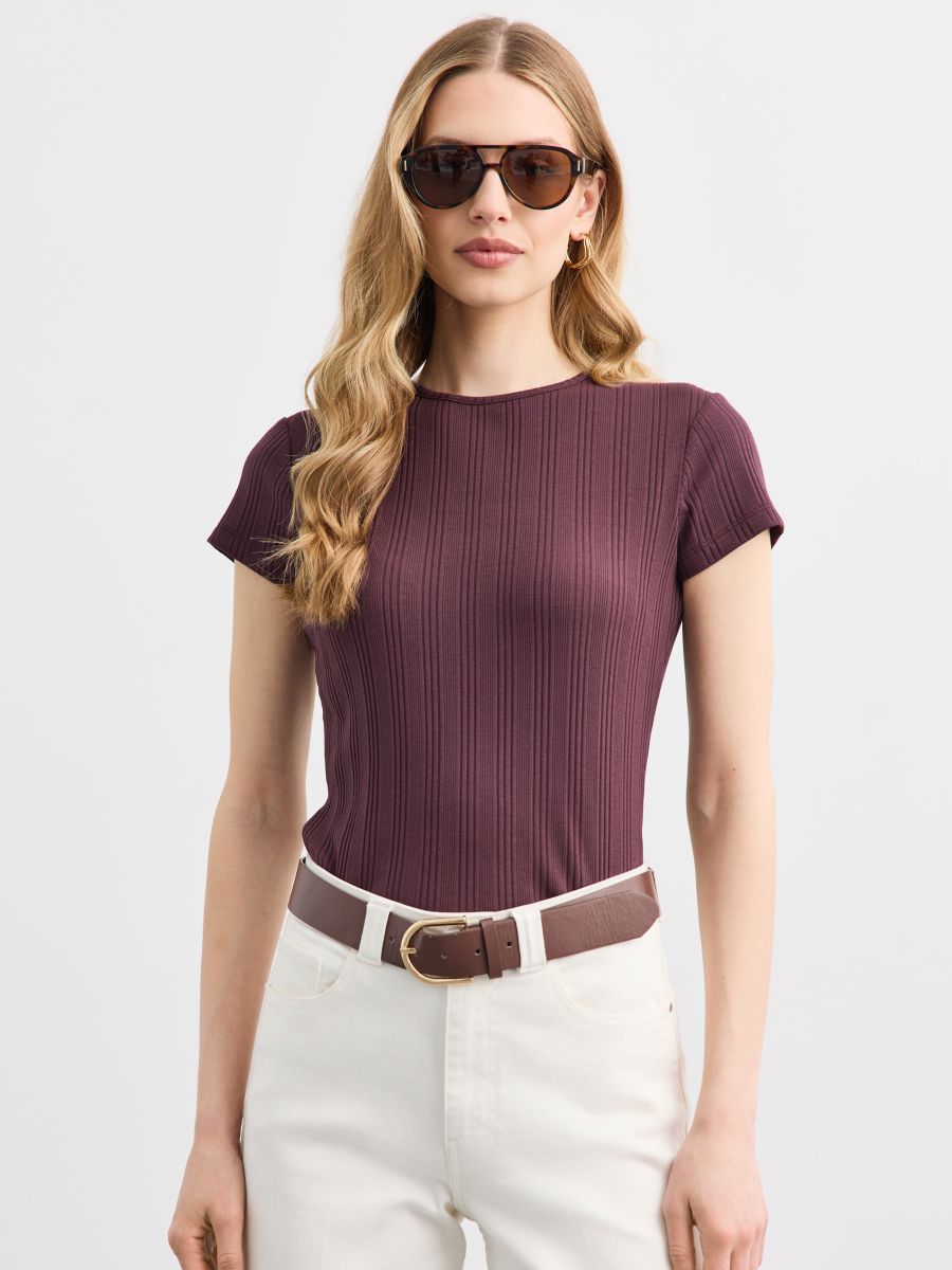 Prążkowany t-shirt - mahoń - MOHITO