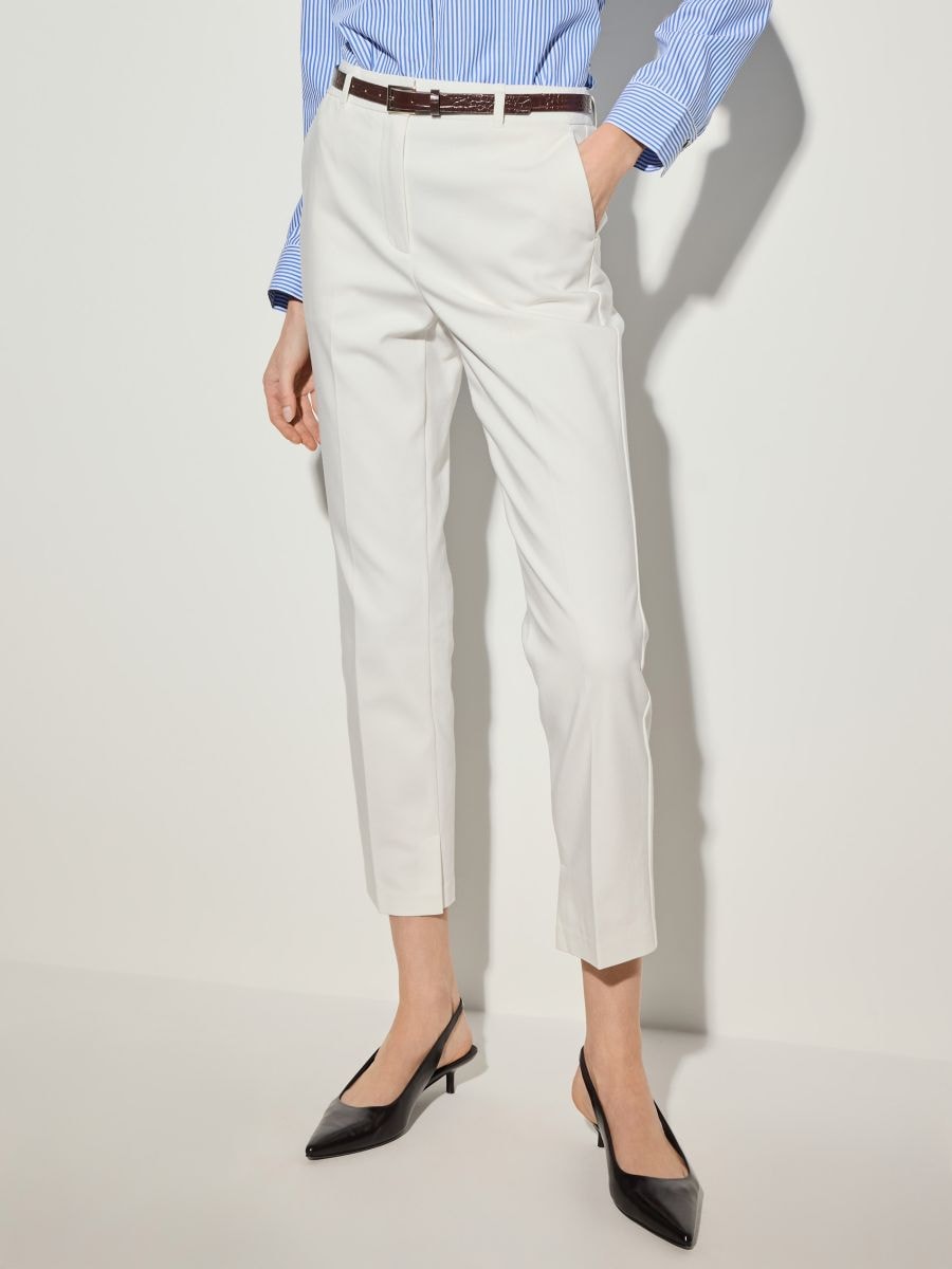 Spodnie cygaretki petite - kremowy - MOHITO