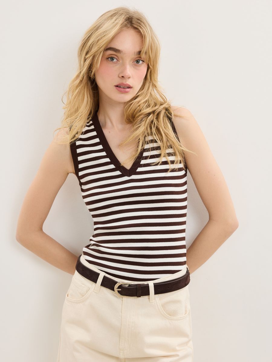 Τοπ με V λαιμόκοψη