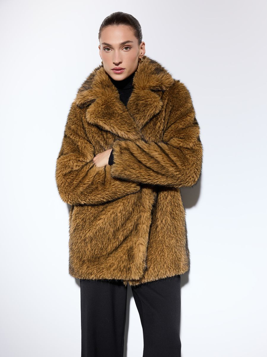 Sztuczne futro oversize - brązowy - MOHITO