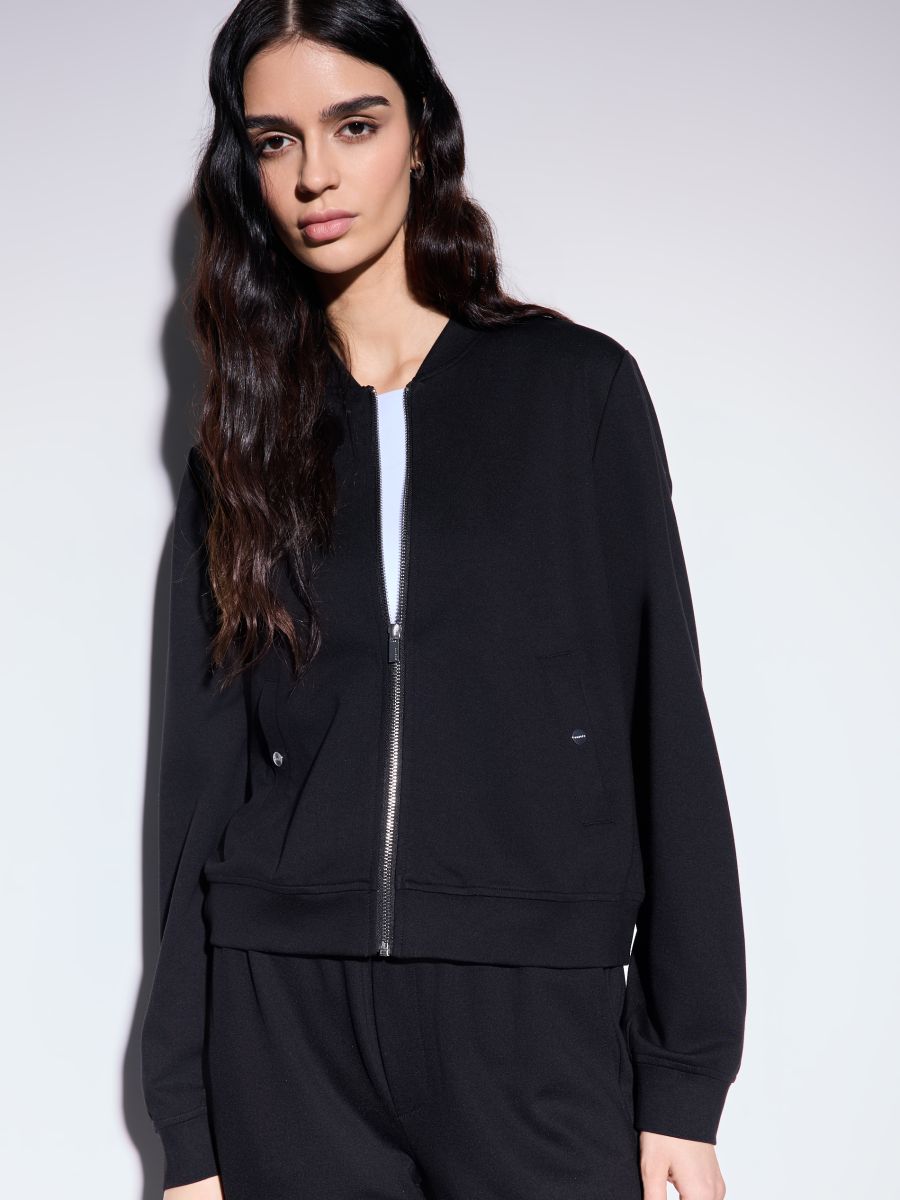 Rozpinana czarna bluza - czarny - MOHITO