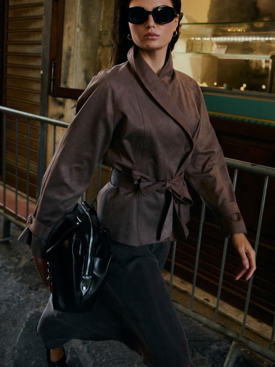 Krótki trencz - brązowy - MOHITO