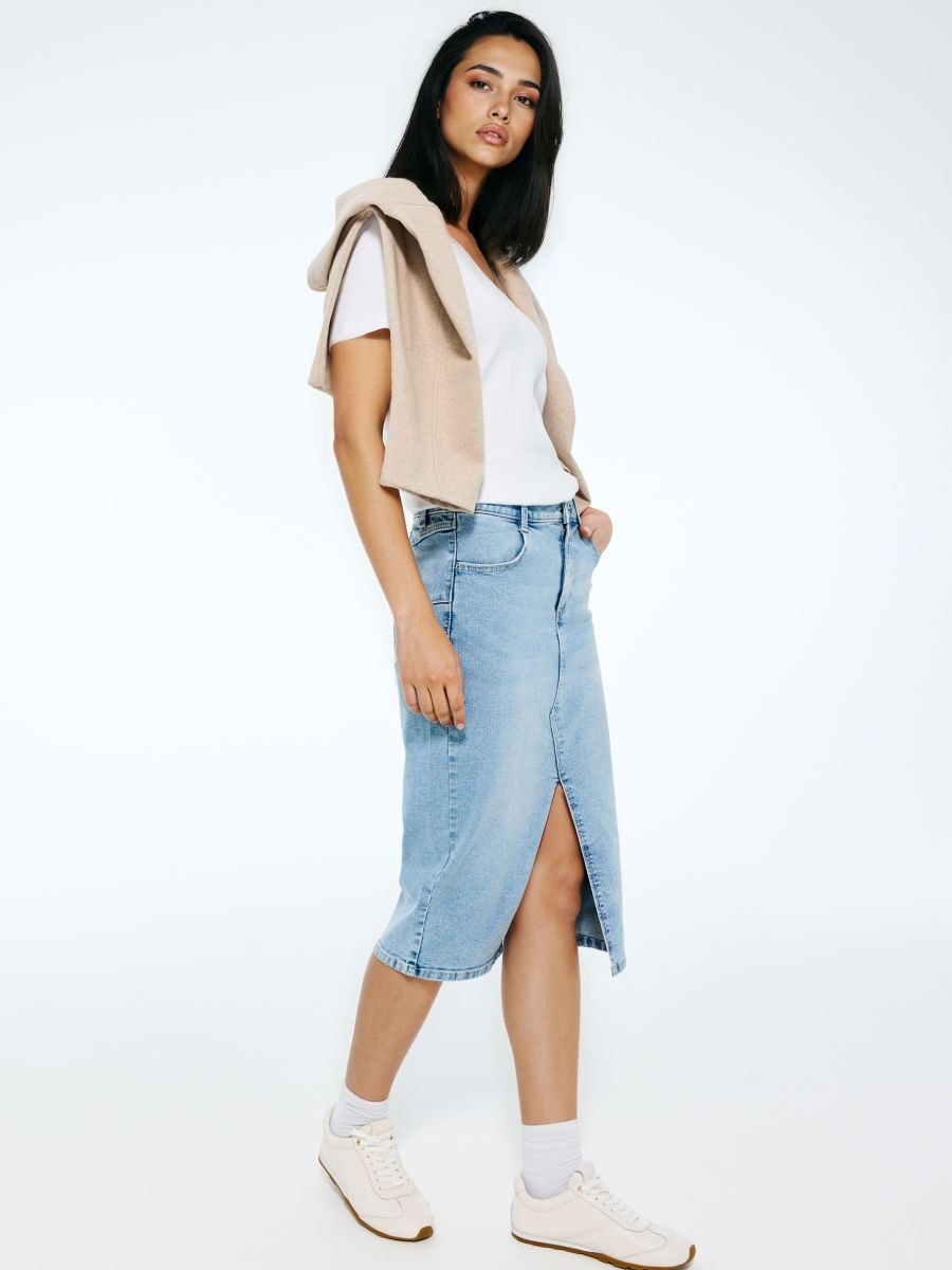 Jeansowa spódnica midi - niebieski - MOHITO