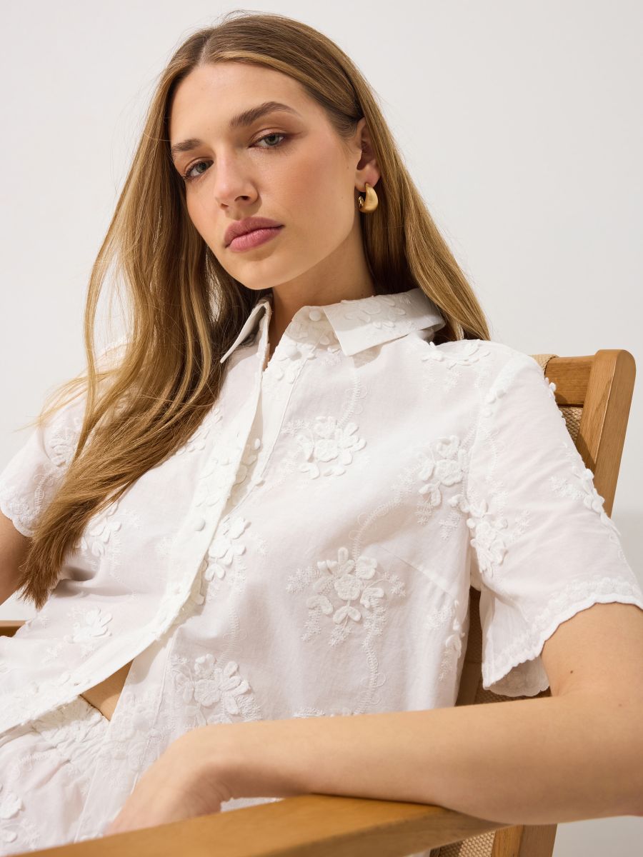 Koszula z haftem - biały - MOHITO