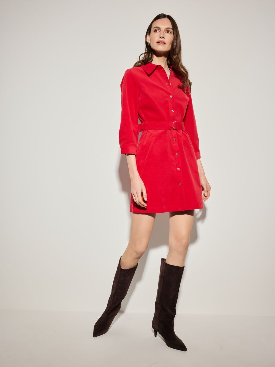 Sztruksowa sukienka mini - czerwony - MOHITO