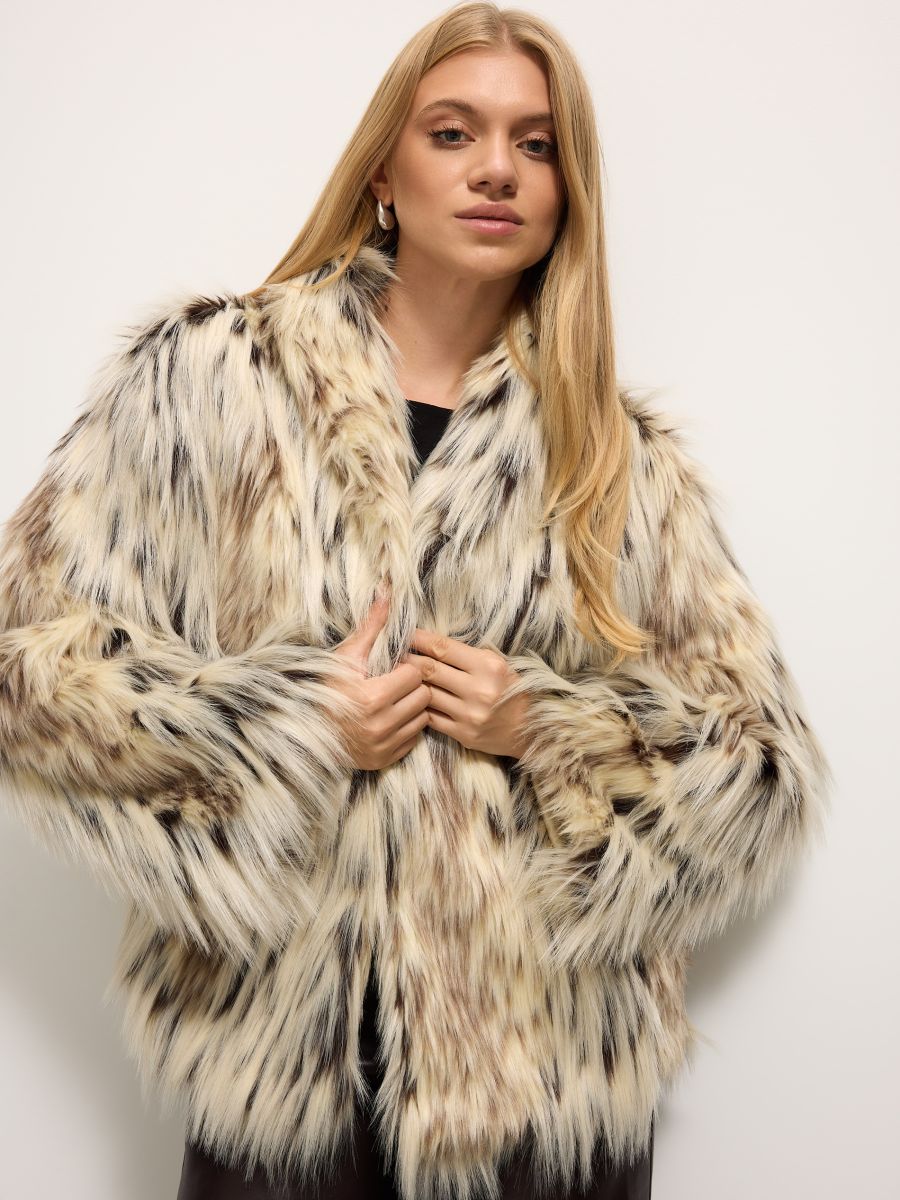 Sztuczne futro - beżowy - MOHITO