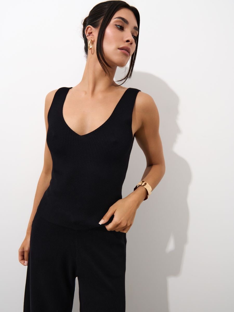 Prążkowany top - czarny - MOHITO