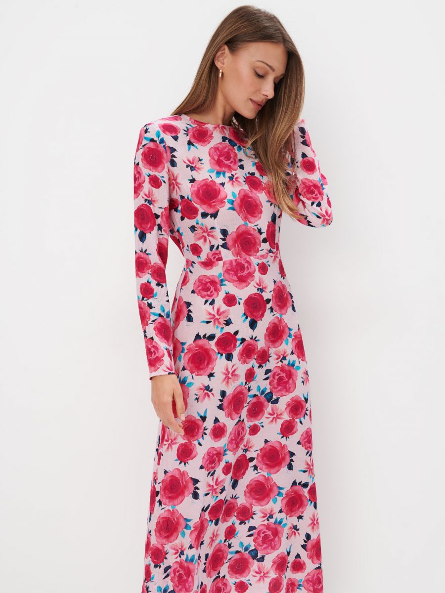 Sukienka midi w kwiaty - różowy - MOHITO