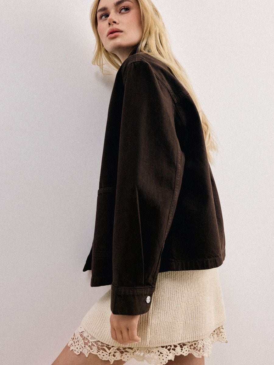 Kurtka jeansowa - ciemnobrązowy - MOHITO