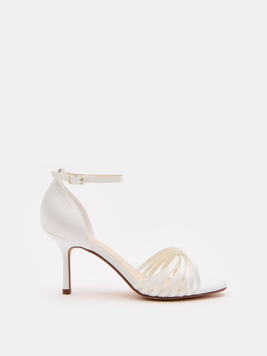 Sandały na szpilce - kremowy - MOHITO