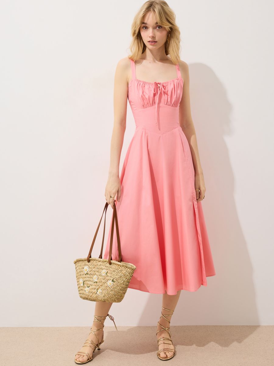 Sukienka midi na ramiączkach - koralowy - MOHITO