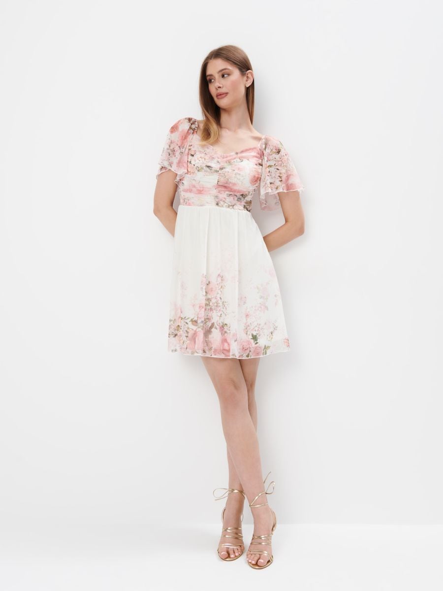 Sukienka mini z kwiatowym printem - kremowy - MOHITO