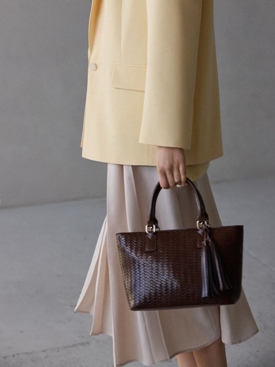 Torebka z brelokiem Torebka z brelokiem - ciemnobrązowy - MOHITO