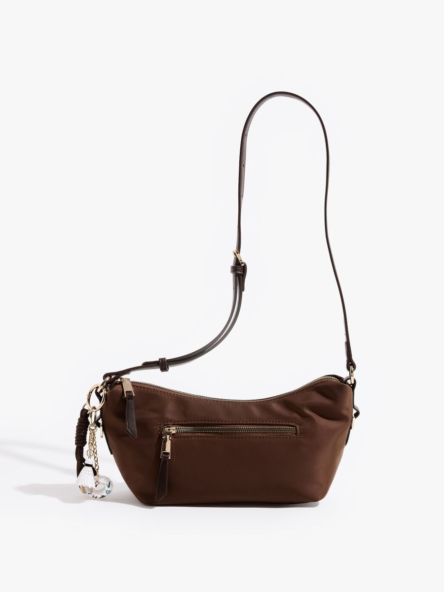 Torebka na ramię z brelokiem Torebka na ramię z brelokiem - ciemnobrązowy - MOHITO