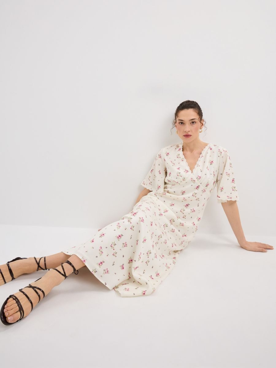 Sukienka midi z lyocellu - kremowy - MOHITO