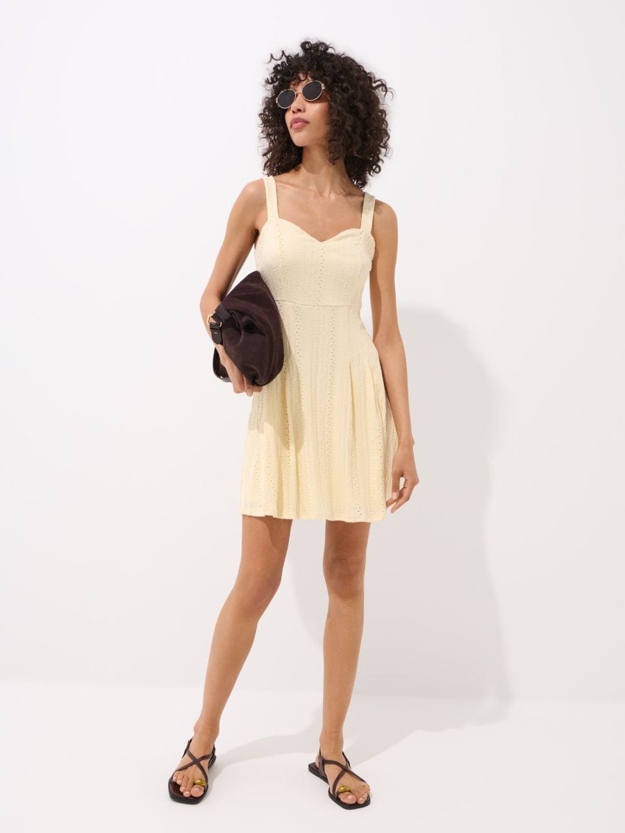 Sukienka mini na ramiączkach Sukienka mini na ramiączkach - żółty - MOHITO