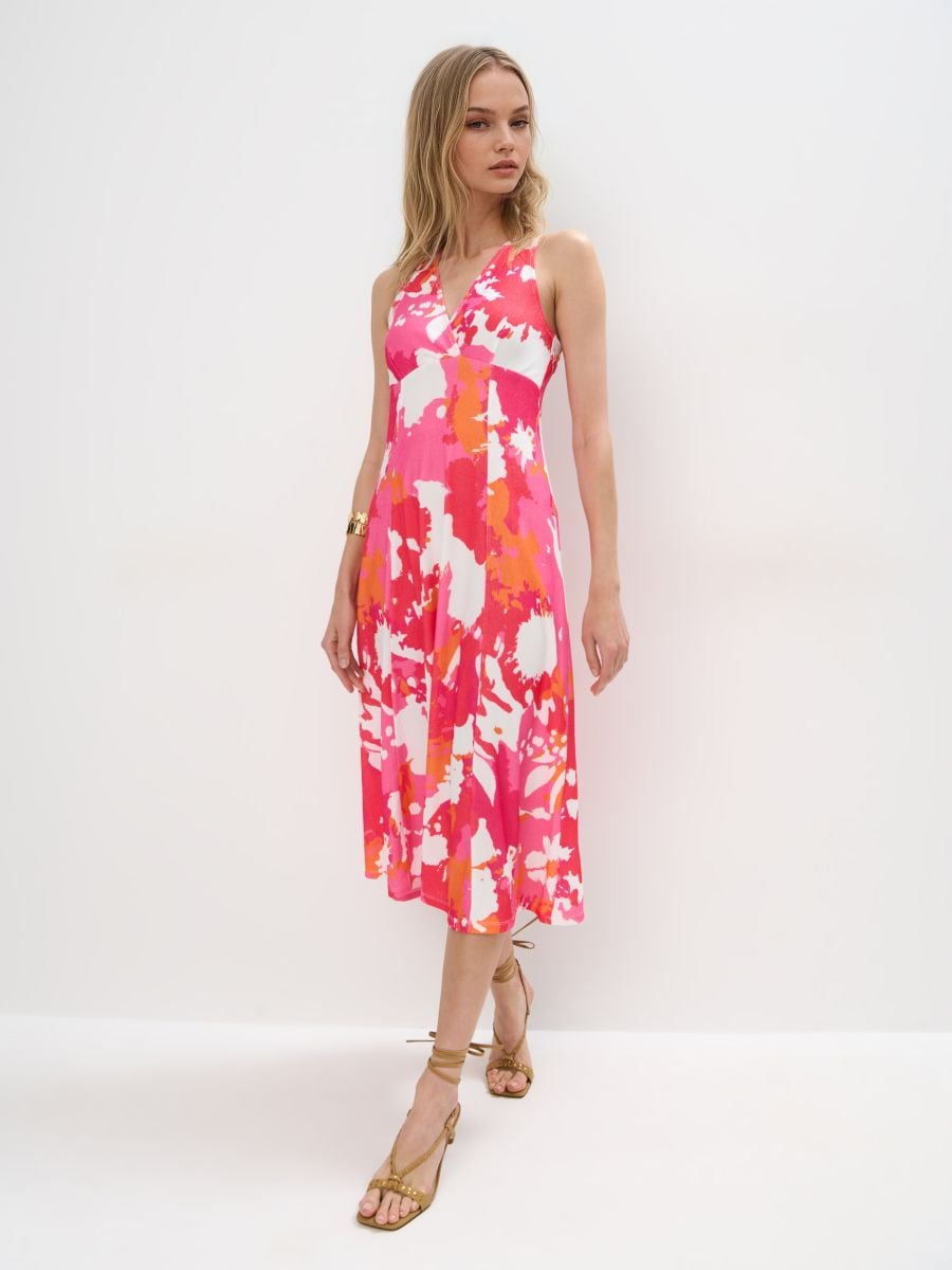 Sukienka midi - fuksjowy - MOHITO