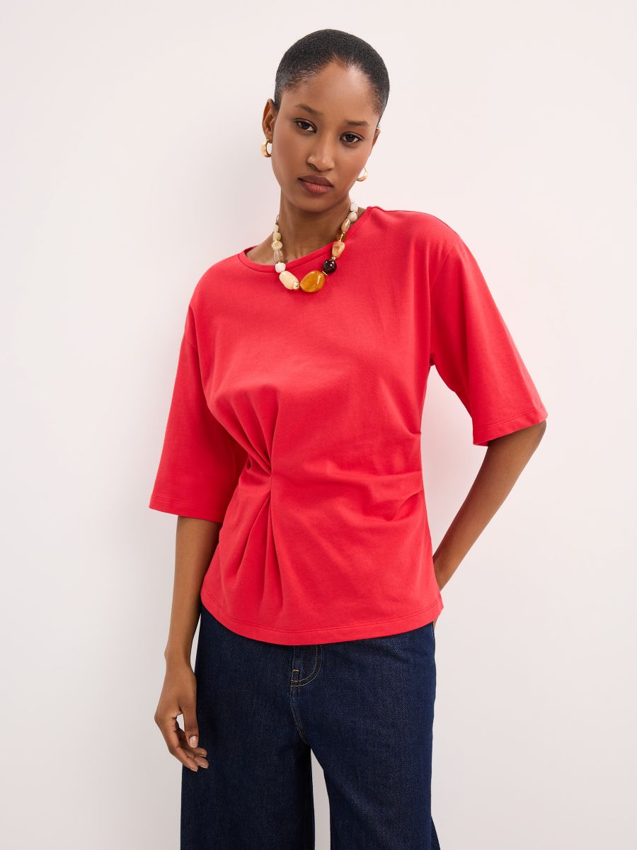 T-shirt z ozdobnym marszczeniem - czerwony - MOHITO