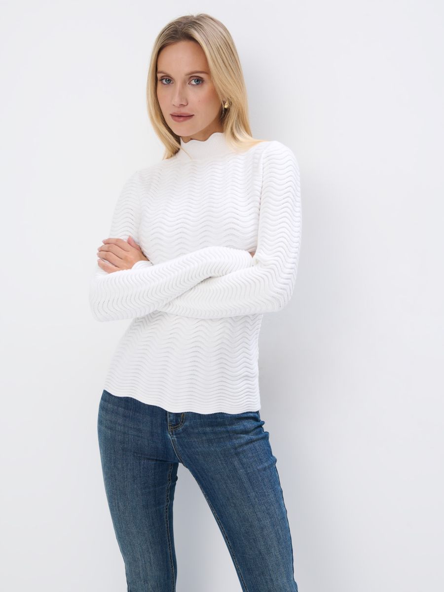 Sweter ze stójką - biały - MOHITO
