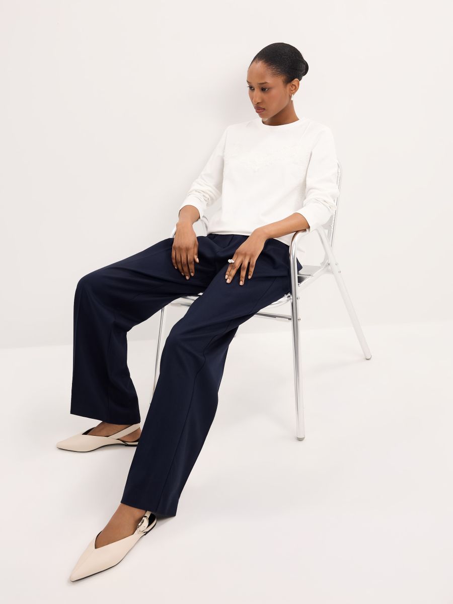 Longsleeve z koronkowym zdobieniem - biały - MOHITO