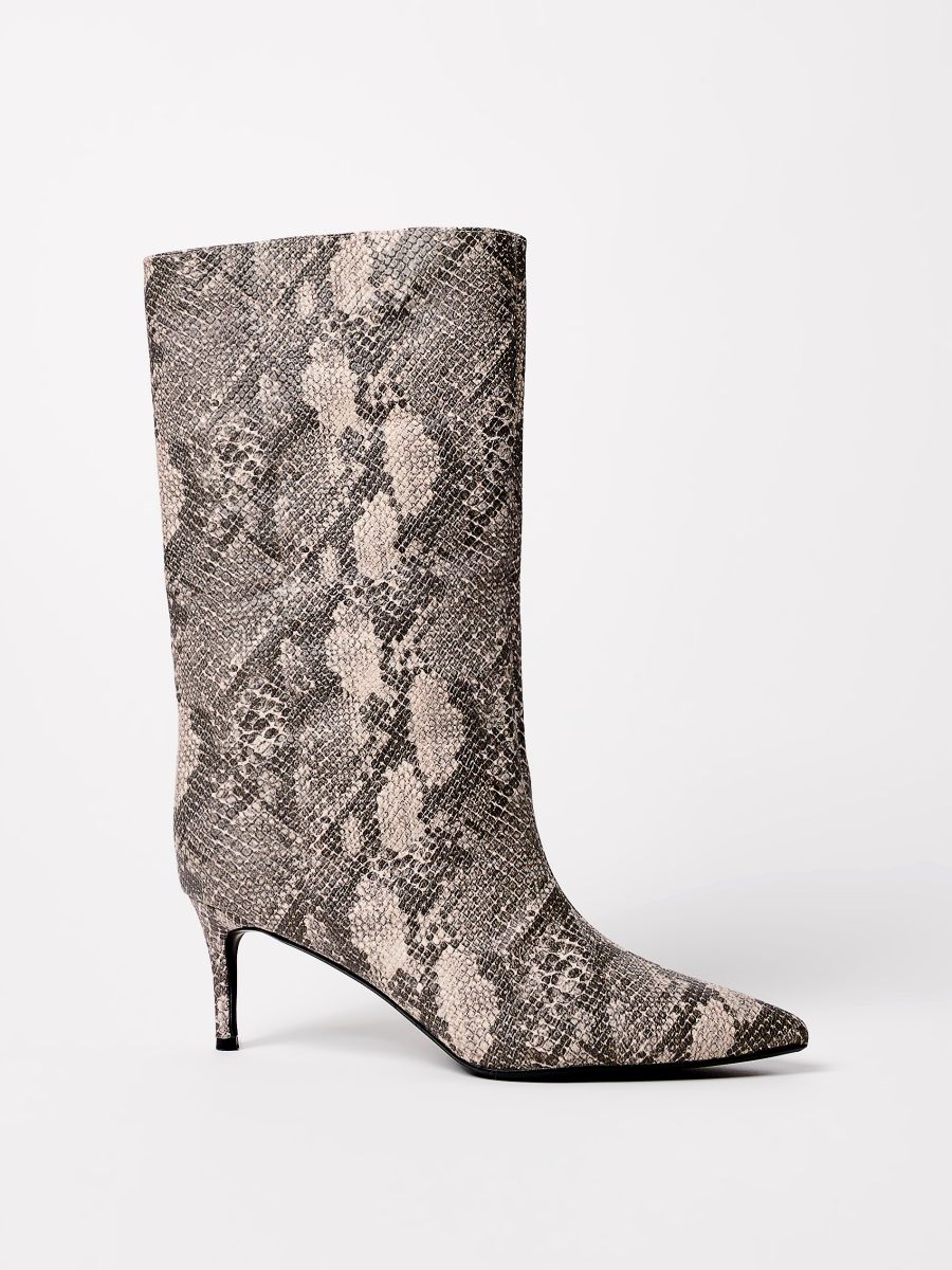 Черевики на підборах