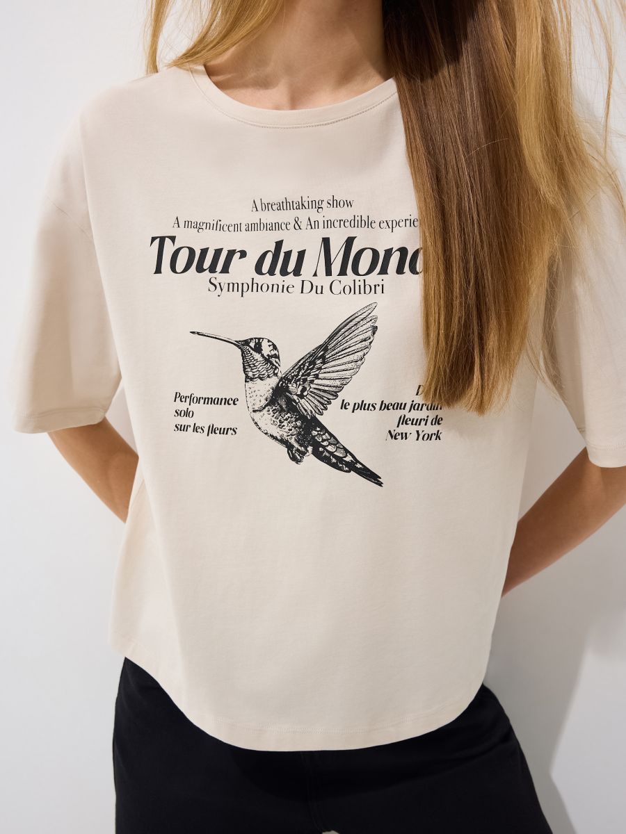 Bawełniany t-shirt z nadrukiem - beżowy - MOHITO