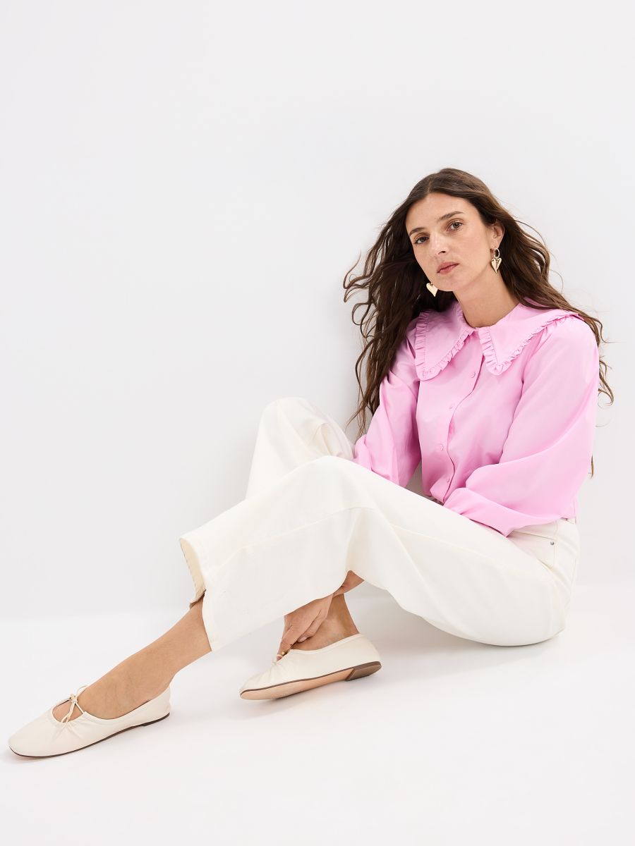 Jeansy wide leg z paskiem petite Jeansy wide leg z paskiem petite - kremowy - MOHITO