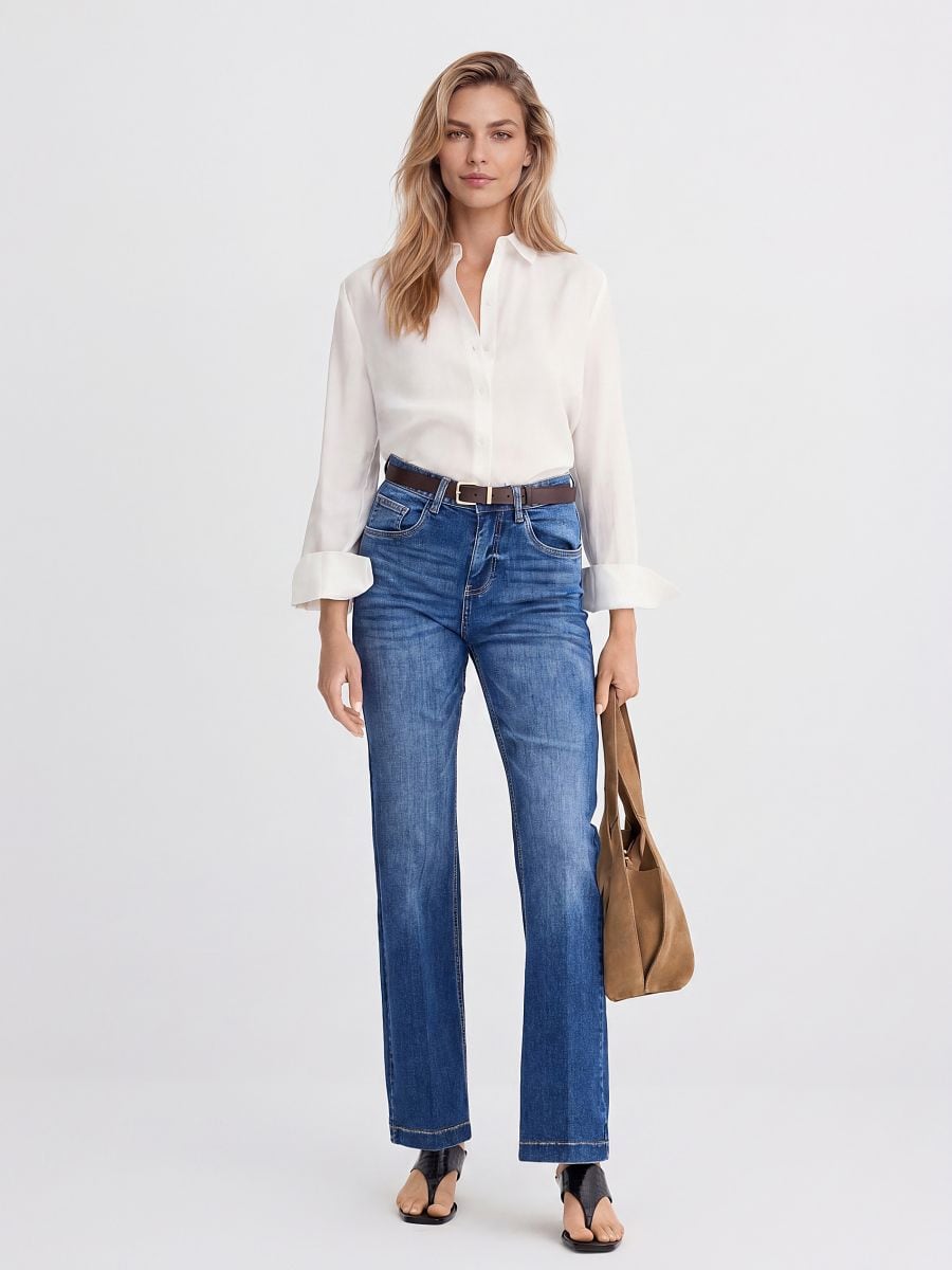 Jeansy bootcut z paskiem Jeansy bootcut z paskiem - niebieski - MOHITO