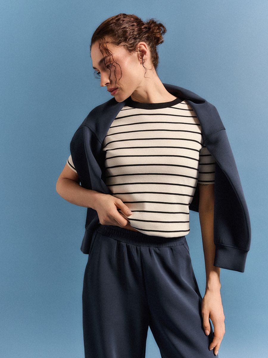 Bawełniany t-shirt w paski - czarny - MOHITO