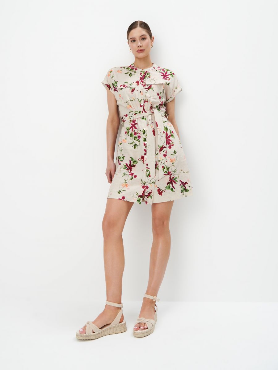 Koszulowa sukienka mini w kwiaty - wielobarwny - MOHITO