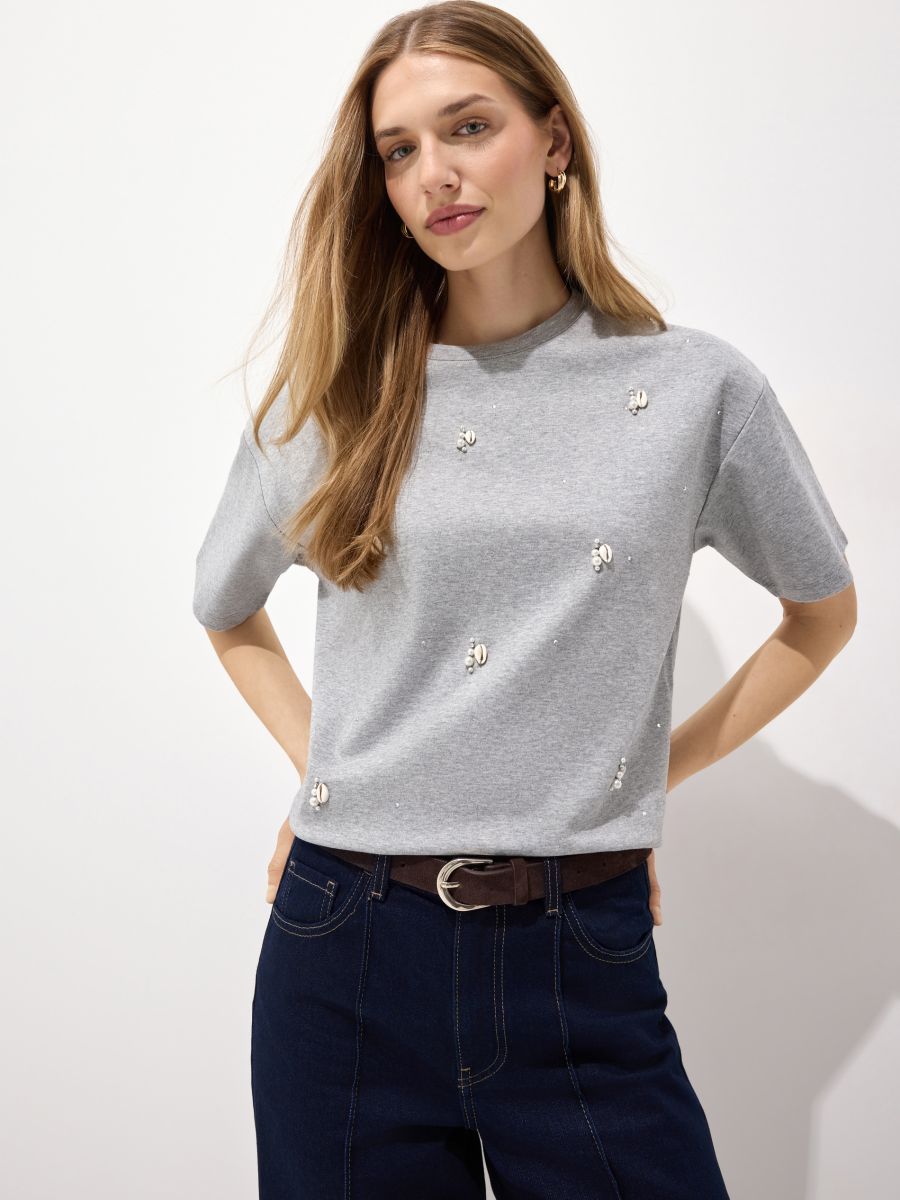 Футболка с додатком