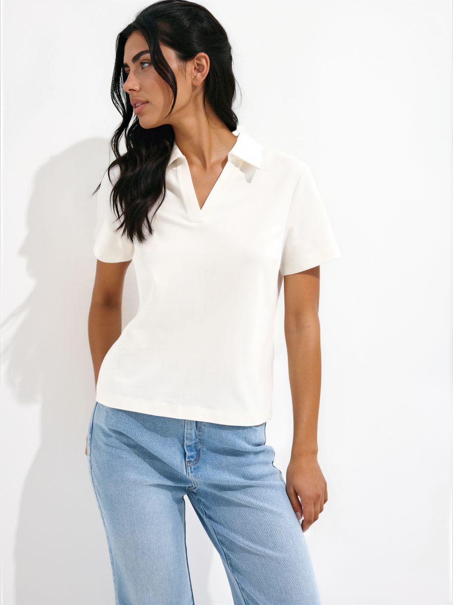 T-shirt z kołnierzem polo - kremowy - MOHITO